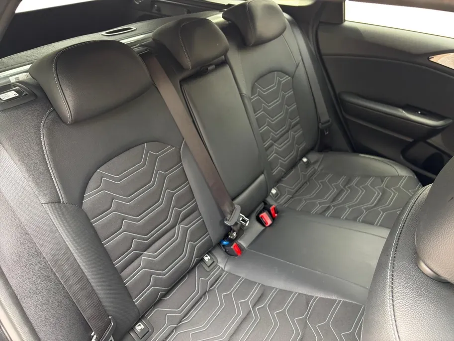 Kia Ceed Sportswagon 1.0 T-GDi MHEV Design Edition Automaat | Navi | Clima | Adaptive Cruise | Camera | Stoel-/Stuurverwarming | JBL Soundsysteem | LED Koplampen