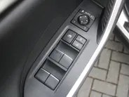 Toyota RAV4 2.5 Hybrid AWD Dynamic | 18' LM | Trekhaak | Camera binnenspiegel | 360 Camera | Cruise adapt. | Dodehoek detectie | Elek. achterklep | LM winterset |
