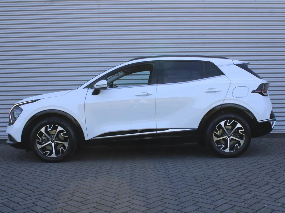 Kia Sportage 1.6 T-GDi Hybrid DynamicPlusLine | Stuur-/stoelverwarming | Elek. stoelverstelling + achterklep | Schuifdak | 18' LM | Matrix LED | Cruise adapt. | Camera |