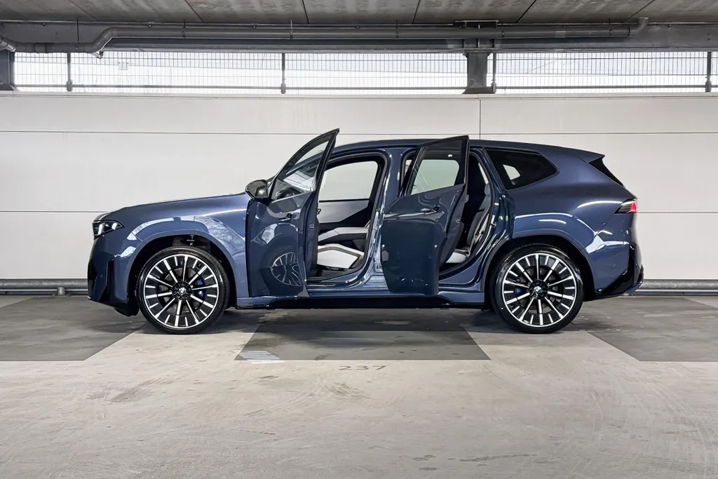 BMW iX3 50 xDrive 113 kWh