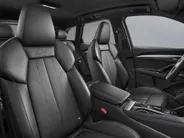 Audi Q5 2.0 TFSI e-hybrid quattro S edition Competition 367 PK · Trekhaak elek. wegklapbaar · Winterpakket · Privacy glas