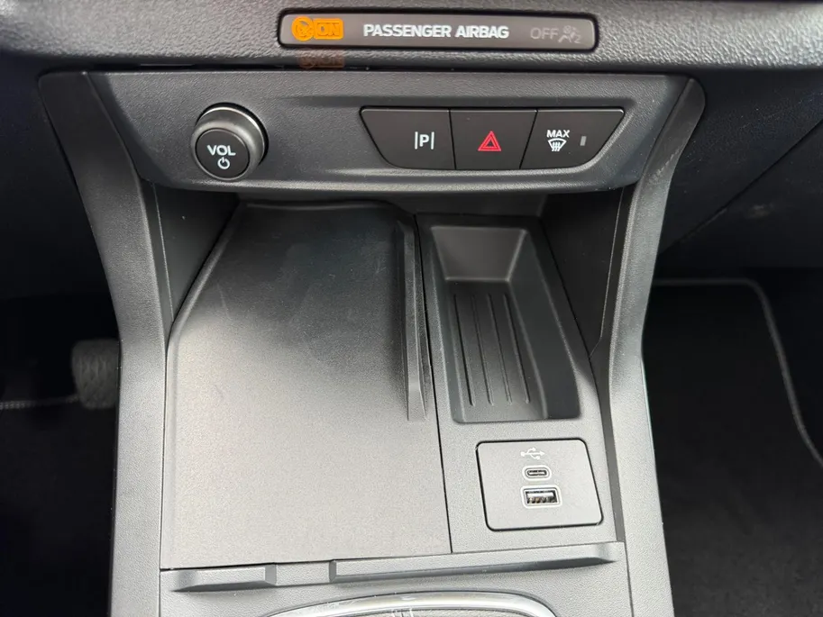 Ford Puma 1.0 EcoBoost Hybrid Titanium 125PK | Uit Voorraad Leverbaar | €5.000,- Ready Set Ford Bonus | 0,99% Ford Options | Afneembare Trekhaak | Winterpakket | Achteruitrijcamera | Parkeersensoren voor & achter | Apple Carplay & Android Auto