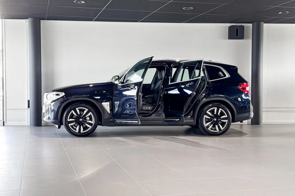 BMW iX3 Executive 80 kWh