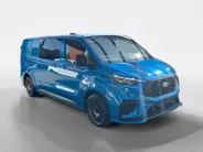 Ford E-Transit Custom 320 L2H1 MS/RT 71 kWh Dubbele Cabine 286 pk | NIEUW TE BESTELLEN | MS/RT Sports Pack | 19' LM velgen | Achterspoiler | Lederen bekleding - Financial Lease - 0,99% rente