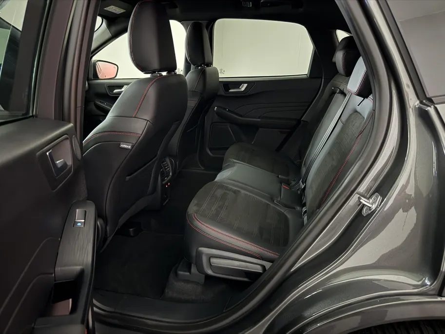Ford Kuga 2.5 PHEV ST-Line X | Winterpack | Full LED | Adaptieve Cruise Control | Automatisch inparkeren |