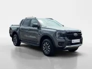 Ford Ranger Wildtrak Double Cab 2.3 PHEV 205 kW/278 pk Automaat | Uit Voorraad Leverbaar | Prijs inclusief BPM & Kosten rijklaar maken | 5 persoons | GRIJS kenteken** | Elektrische Rollertop | Trekhaak | Adaptive Cruise control