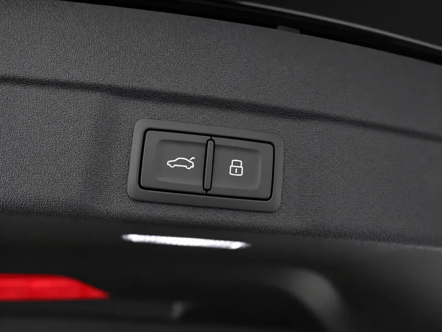 Audi RS5 Limousine e-hybrid 470 kW 639 PK · RS sportuitlaat · Topsnelheid 270 km/h · Head-up display · Panoramadak
