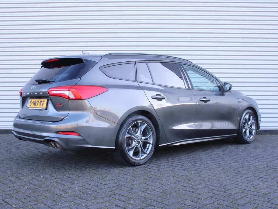 Ford Focus Wagon 1.0 EcoBoost ST Line Business | Stuur-/stoel-/voorruitverwarming | Camera | Clima | Draadloze telefoonlader | 17' LM | Navi |