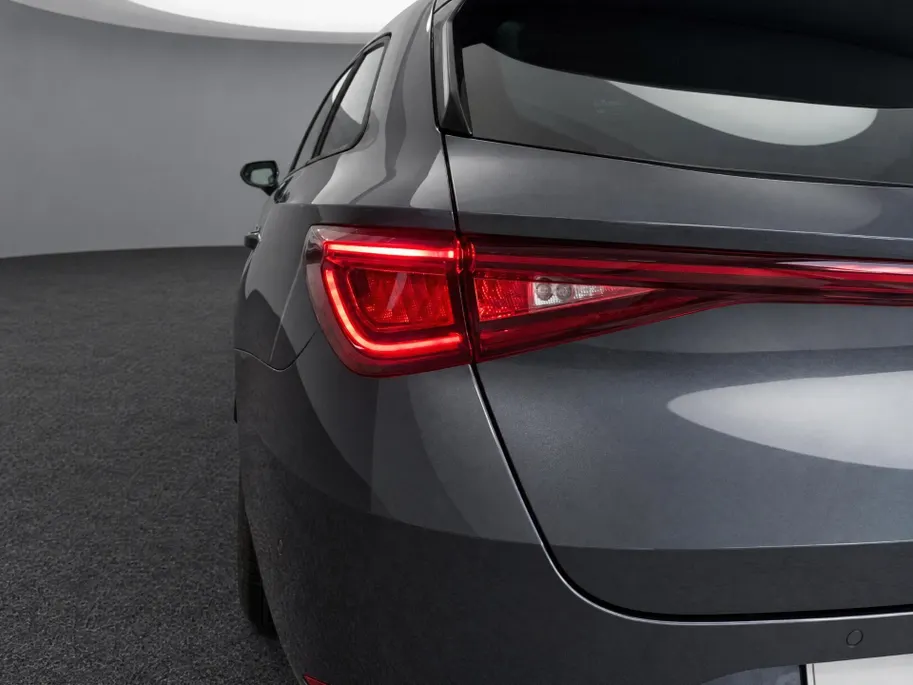 SEAT Leon Sportstourer Style Business Intense 1.5 eTSI 85 kW / 115 PK DSG | LED MATRIX | 3500,- EURO HERWAARDERING!!