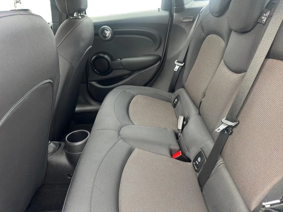 MINI Cooper 1.5 Cooper Business Edition Automaat | Navi | Clima | Cruise Control | LM Velgen | LED-Koplampen