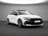Audi RS3 Sportback 2.5 TFSI quattro 400 PK competition limited 593/750 · Audi Exclusive Gletsjerwit Mat Effect · Head-Up display · Sonos Premium 3D · Panorama dak · RS sportuitlaat