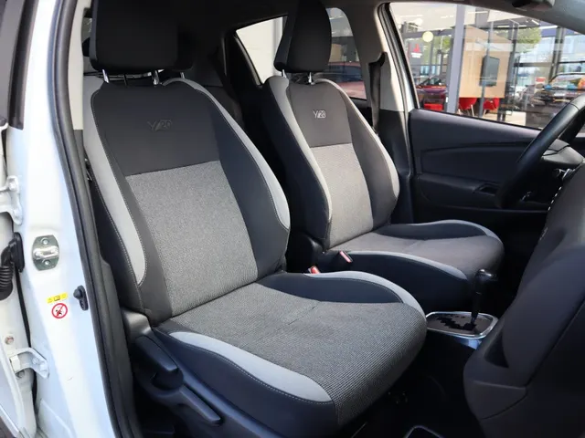 Toyota Yaris 1.5 Hybrid Y20 Exclusive Bi-tone Cruise | Camera |Navi