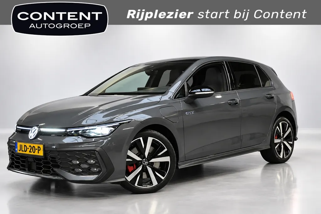 Volkswagen Golf 1.5 eHybrid GTE | Panoramadak | 360° Camera | Navigatie