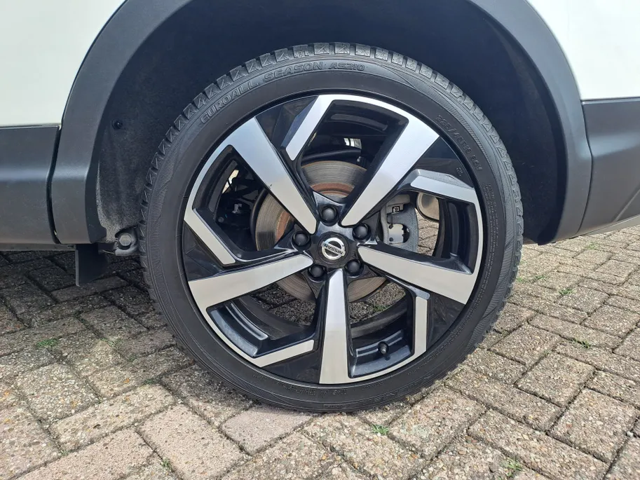 Nissan QASHQAI 1.3 DIG-T Premium Edition | Cruise control | Navi |  DAB | Apple Carplay/Android Auto | 360 Camera | Panorama Dak | Automaat | Leer |  Keyless entry | Keyless start