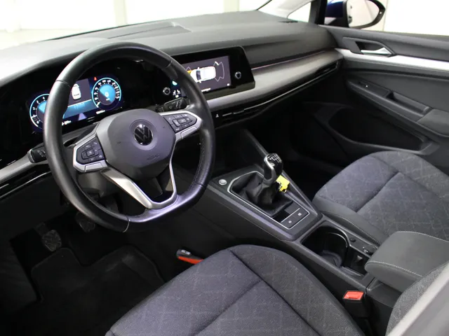 Volkswagen Golf 1.0 TSI Life Apple Carplay | Android Auto | PDC voor en achter | Cruise control