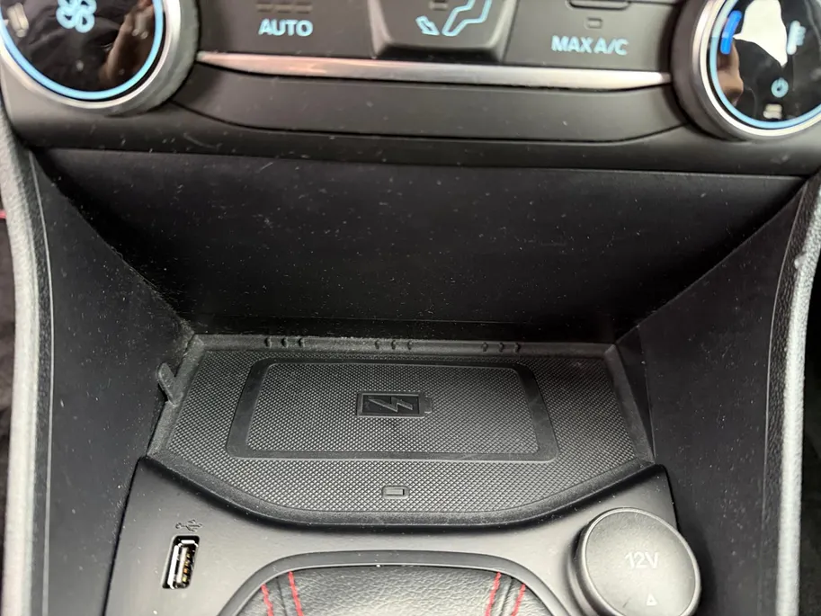 Ford Fiesta 1.0 EcoBoost Hybrid ST-Line | NL Auto | 1 eigenaar | Navigatie | Apple carplay & Android auto | Parkeersensor achter | Cruise control | Draadloos opladen mobiel | Bovag garantie |