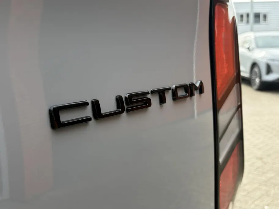 Ford Transit Custom 2.5 PHEV 233PK L2H1 Dubbele Cabine Custom MY2026.50