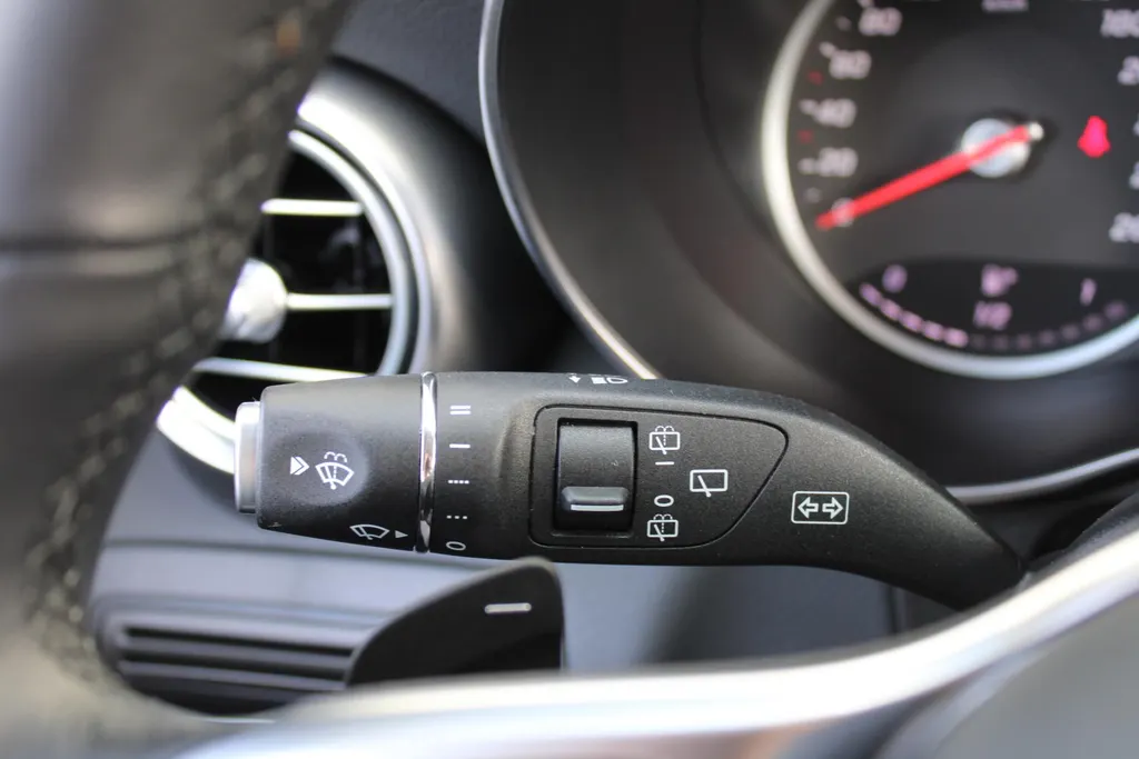 Mercedes-Benz GLC 300e 4MATIC | Plug-in | 320PK | Adap. Cruise | Rondom camera | 18' LM | Parkeerpakket |