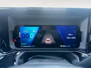 Renault 4 comfort range iconic 52 kWh | Stuur- & Stoelverwarming | Sfeerverlichting | Apple Carplay & Android Auto | Harman & Kardon Audio | Camera | Navigatie | Parkeersensoren | Rijdende Demo | Beschikbaar vanaf November 2026