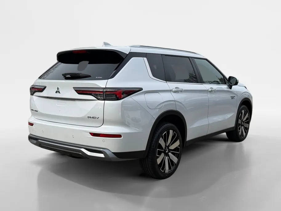 Mitsubishi Outlander 2.4 PHEV Intense + | Modeljaar 2026 | 6000 EURO Korting | Direct leverbaar | Rondom camera | Stoel stuur verwarming |