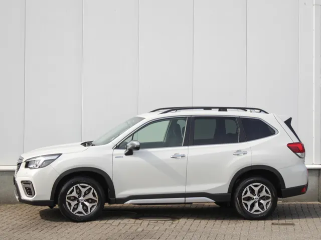 Subaru Forester 2.0i e-BOXER Luxury | Carplay Navigatie | Camera | Clima | Trekhaak