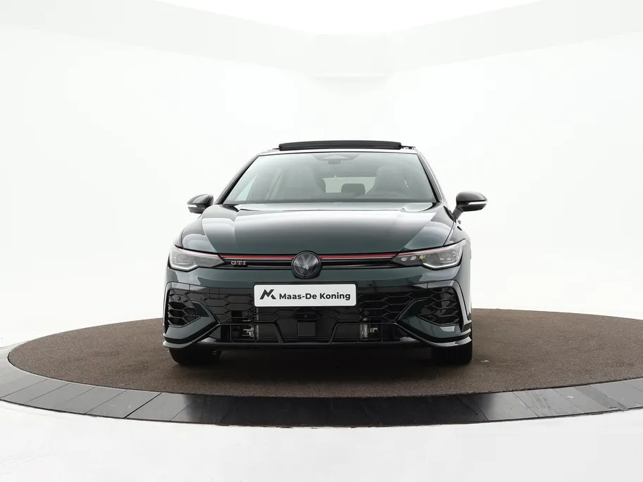 Volkswagen Golf GTI Clubsport Edition 50 2.0 325 PK 7 versn. DSG · Assistance Pakket Plus · Leder Pakket 'Vienna' · Multimedia Pakket Plus · Panoramaschuif-kanteldak · Stuurwiel, verwarmd, multifunctioneel en met ArtVelours bekleed ·