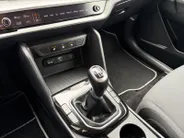 Kia Sportage 1.6 T-GDi MHEV DynamicLine Edition | Stoel- en stuurverwarming | Achteruitrijcamera | Parkeersensoren voor- en achter | Apple/Android Carplay | Navi | Climate control | Cruise control