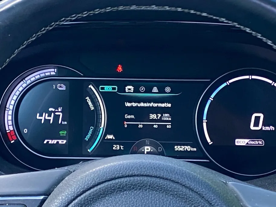 Kia e-Niro DynamicPlusLine 64 kWh Climate control | Stoel,- en stuurverwarming | Parkeercamera | Cruise control | Elek. schuif/kanteldak | 16 inch LM velgen |