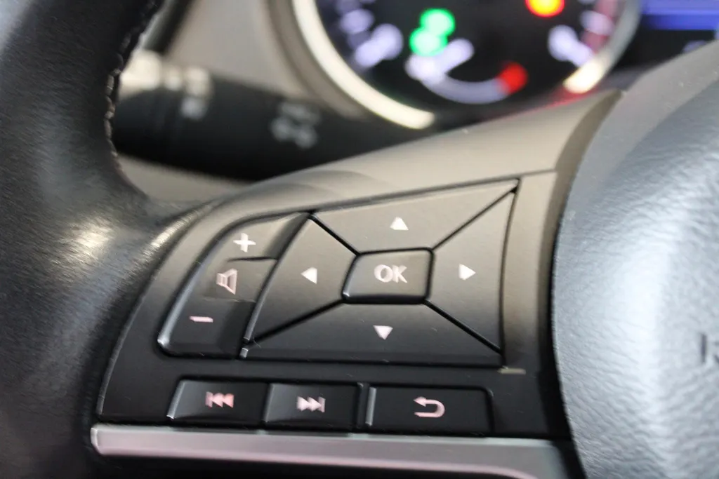 Nissan QASHQAI 1.3 DIG-T Design Edition | Trekhaak | Navigatie | 360grd camera | Zeer nette auto | pdc voor en achter | Climate controle | Cruise controle | Dealer onderhouden | I-key |