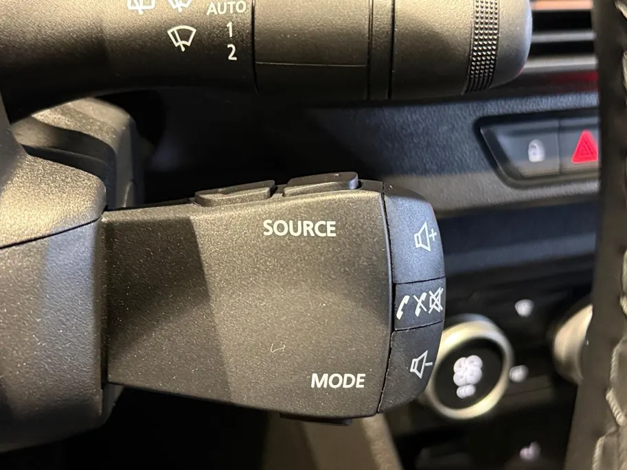 Dacia Jogger 1.6 Hybrid 140 Extreme 7p. *Aut*Navi(Carplay)+Camera*Climate*Parkeersensoren*Limited Edition!