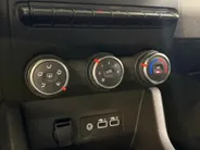 Renault Clio 90PK TCe GPF Evolution | DEMO | Navi | Camera | Apple CarPlay/Android Auto | Parkeersensoren | Airco | Licht & Regen Sensor | Cruise Control | Full LED | Digital Cockpit |