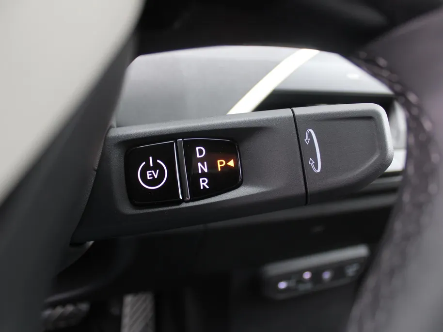 Kia EV5 GT-PlusLine 81.4 kWh | Schuifdak | Stuur-/stoelverwarming + ventilatie | Warmtepomp | 360 Camera | Elek. stoelverst. | Leer | HUD | LED | 19" LM |