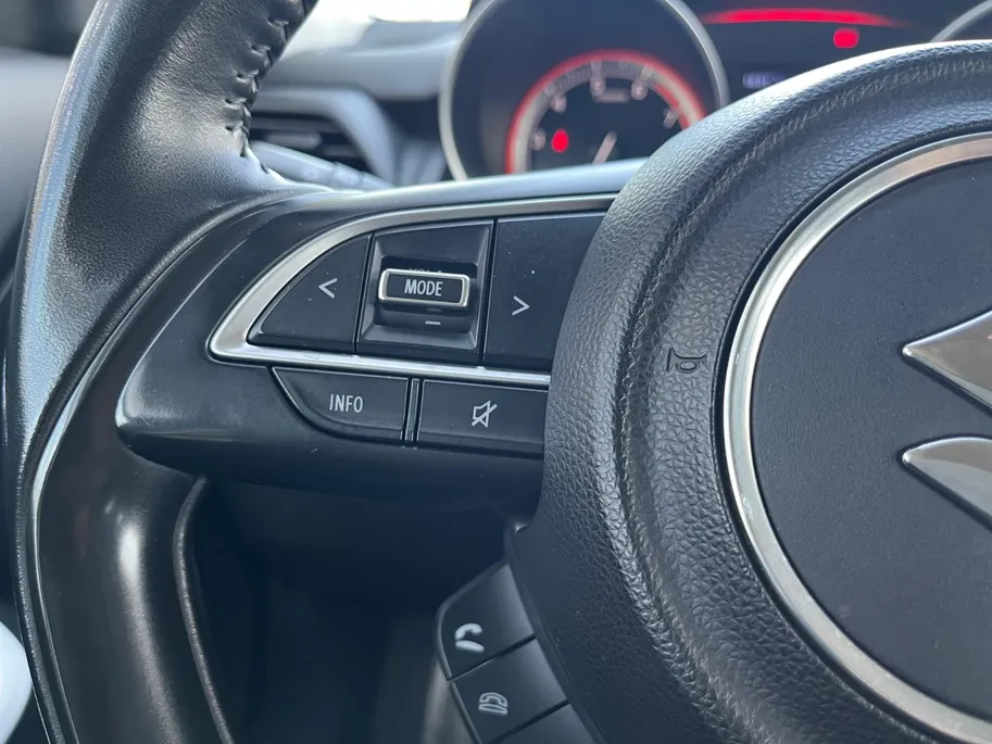 Suzuki Swift 1.2 Select Smart Hybrid | Stoelverwarming | Apple Carplay en Android Auto | Parkeersensoren | Dodehoek detectie