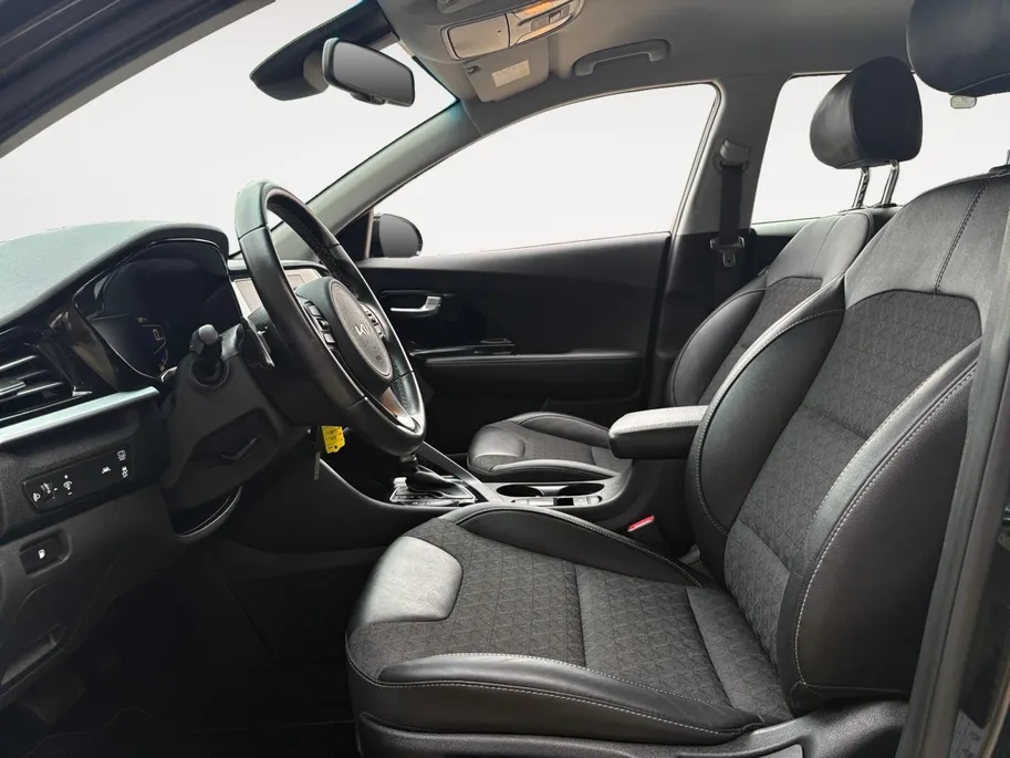Kia Niro 1.6 GDi Hybrid DynamicLine | Navigatie | Apple Carplay / Android Auto | Climate Control | Achterruitrij Camera | Lichtmetalen Velgen |