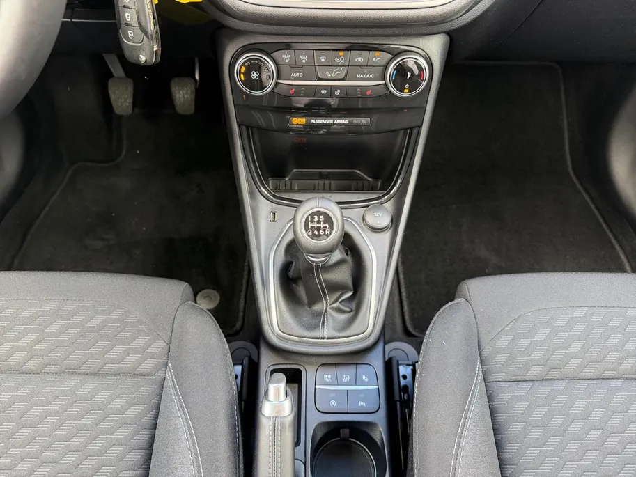 Ford Puma 1.0 EcoBoost Hybrid Titanium | Dealer onderhouden | NL auto | Adapt. Cruise control | BLIS | Winter pack | Parkeersensoren voor en achter | Achteruitrijcamera | Draadloos opladen mobiel | 1e eigenaar | Bovag garantie |
