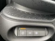 Renault Twingo urban range techno 27.5 kWh * NU IN DE SHOWROOM * Gratis 5 jaar garantie tot 100.000km | financier vanaf 2,9% rente |(Zeeuw & Zeeuw Private Lease Actie v.a. € 379,-)