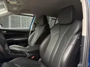 Škoda Enyaq iV 80 | Elektrisch verstelbare stoelen incl. geheugenfunctie | Stoel- en stuurverwarming | Elektrisch bedienbare achterklep | Lederen bekleding | Achteruitrijcamera | Parkeersensoren voor- en achter | Apple/Android Carplay