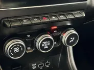 Renault Captur 100PK TCe Edition One | Trekhaak | Bose Audio | 360 Camera | Climate Control | Cruise Control | Apple CarPlay/Android Auto |