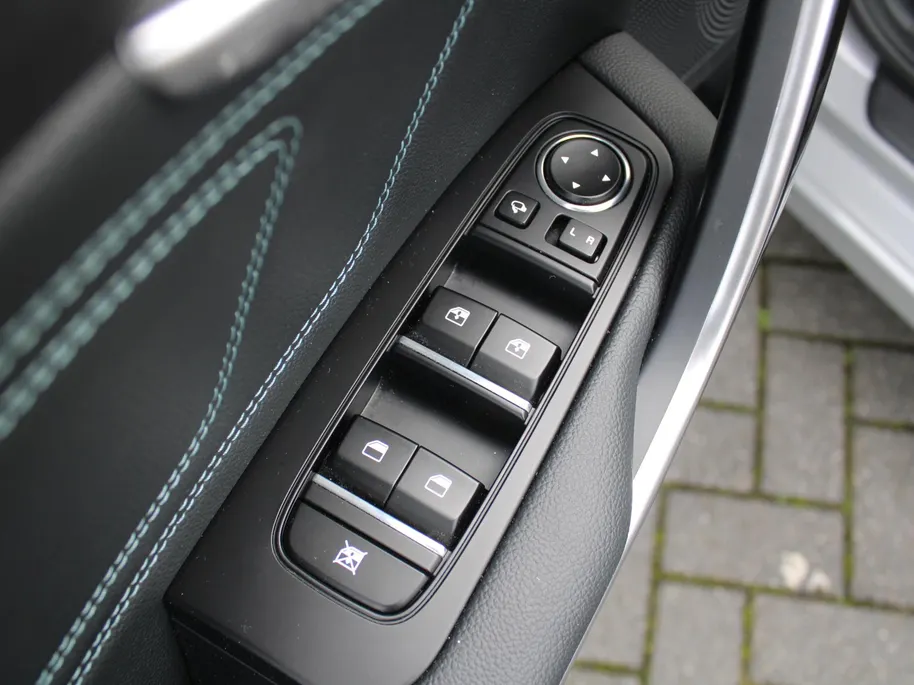 Kia Ceed Sportswagon 1.0 T-GDi MHEV Design Edition | Stuur-/stoelverwarming | Cruise adapt. | Camera | 16' LM | Elek. achterklep | JBL audio | LED |
