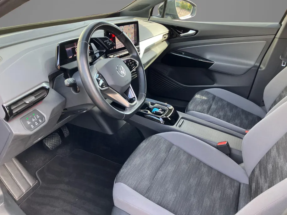 Volkswagen ID.4 Pure 52 kWh 170PK · Panoramadak · Apple/Android Car Play · Navigatie · Stoelverwarming · Camera ·