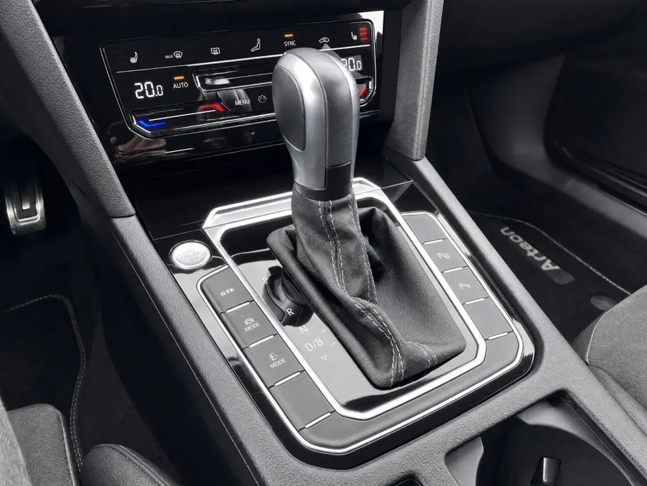 Volkswagen Arteon Shooting Brake 1.4 TSI PHEV 218PK R-Line Business DSG · Panoramadak · Trekhaak · Camera · Stoel, Stuur & achterbank verwarmd · Apple/Android Car Play · Garantie t/m 11-08-2027 of 100.000km