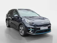 Kia e-Niro DynamicPlusLine 64 kWh | Airco | Navi | Camera | Privacy Glass | Trekhaak | Stoelverwarming | Stuurverwarming