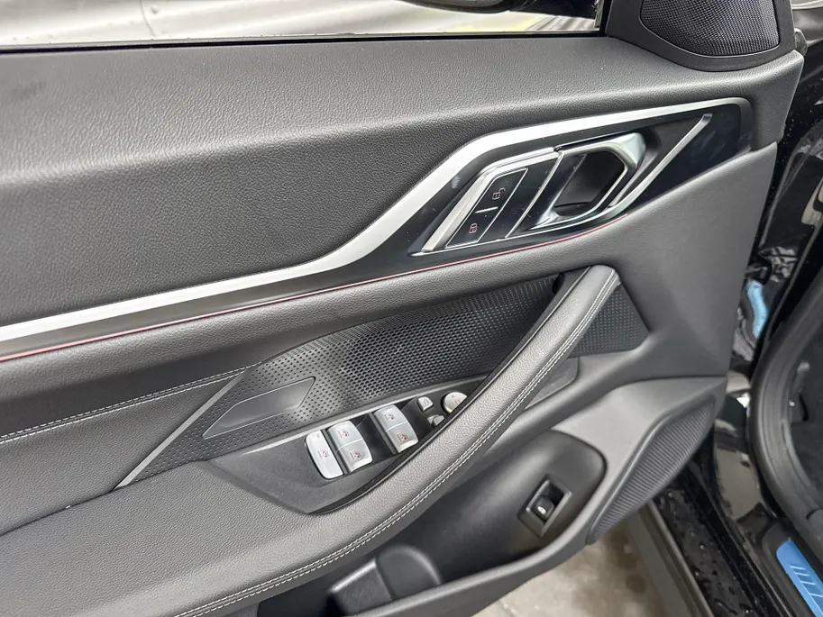 BMW i4 eDrive35