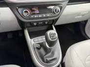 Hyundai i10 1.0 Premium | Climate Control | Achteruitrijcamera | Navigatie | Parkeersensoren achter | Apple Carplay/ Android Auto