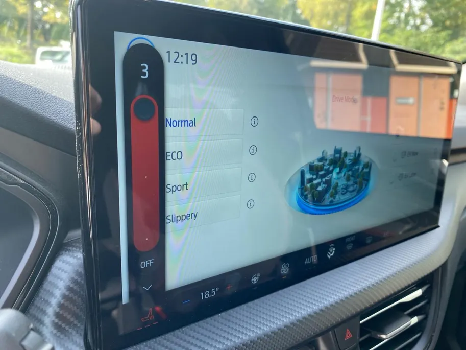 Ford Kuga 2.5 PHEV ST-Line 243PK | NL Auto | Driver Assistance Pack | Winter Pack | Adaptieve Cruise Control | BLIS | Keyless Entry | 360 graden Camera