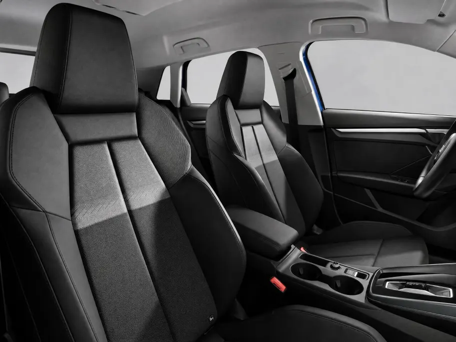 Audi A3 Sportback 40 TFSI e Advanced edition 204 PK · Assistentiepakket rijden en parkeren plus · Stoelverwarming voorin · Audi sound system · MEGA Sale