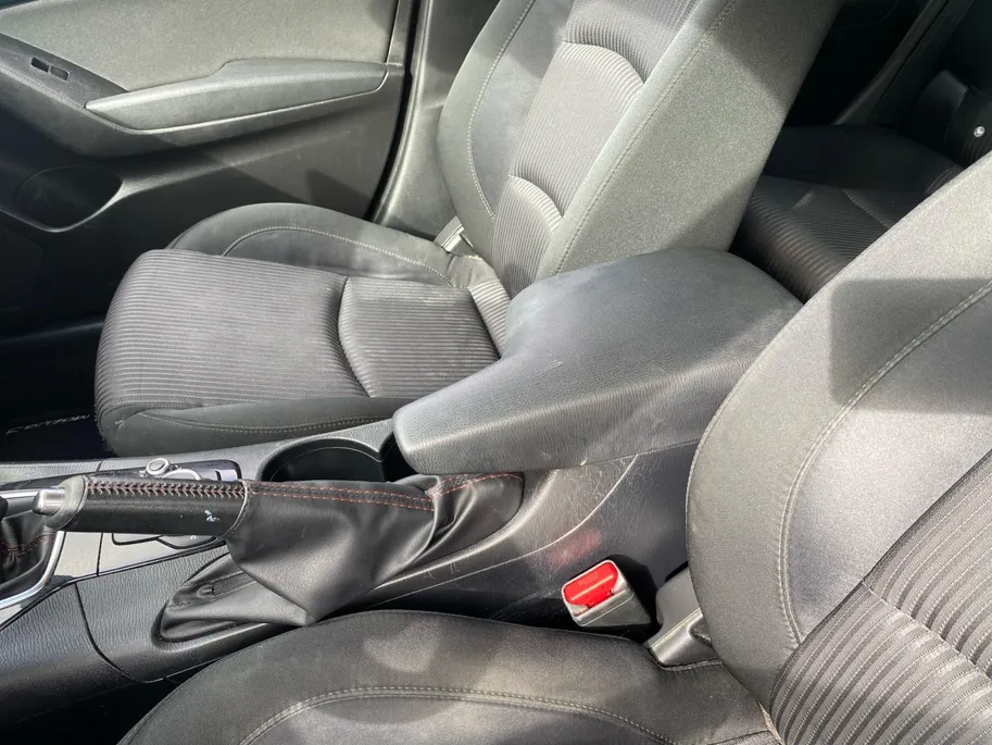 Mazda 3 2.0 Skylease Nederlandse auto | Navigatie | Trekhaak | Parkeersens | Cruise | etc.