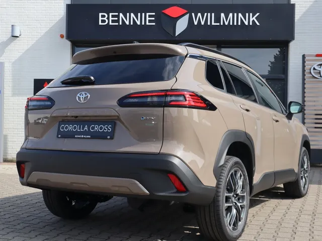 Toyota Corolla Cross Hybrid 140 Dynamic | Stoel/Stuur verwarming | Dodehoek Detectie | Elek. Klep