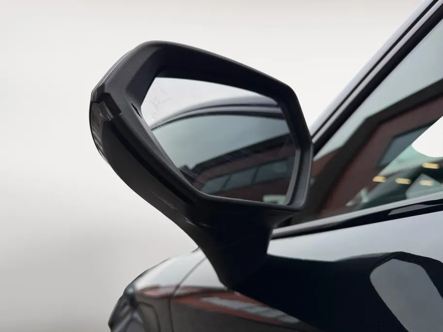 CUPRA Leon 1.5 PHEV Business 204PK AUTOMAAT | Elektrische actieradius tot 125km WLTP | Navigatie | Apple Carplay & Android Auto | Adaptive Cruise Control | Climate Control | Parkeersensoren voor & achter | 18'' Lichtmetalen velgen | Strakke auto