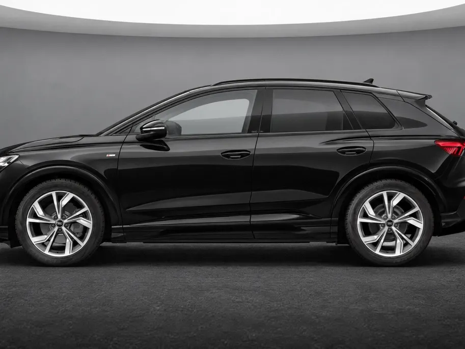 Audi Q4 Q4 S edition performance 286 PK · Exterieurpakket zwart · Elek. wegklapbare trekhaak · Privacy glas